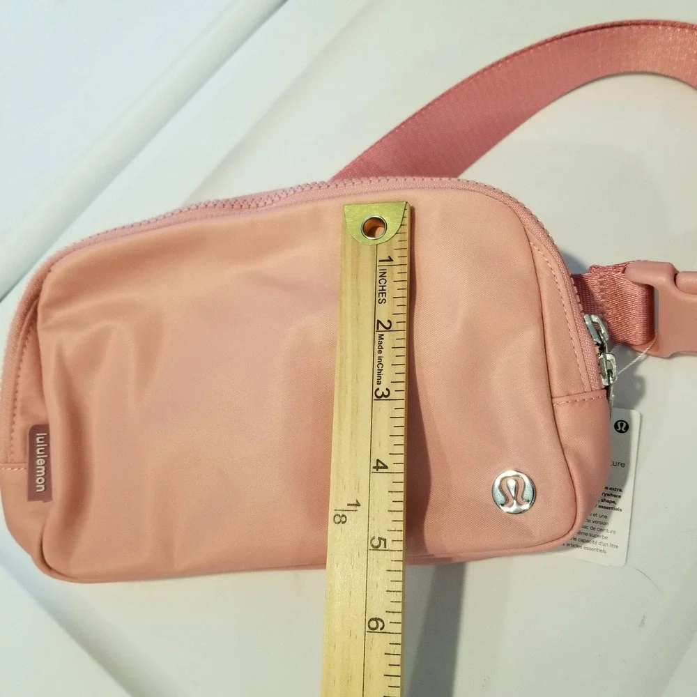 lululemon Everywhere Belt Bag Large Women O/S Pink‎ 2L Water Repellent LU9B11S
